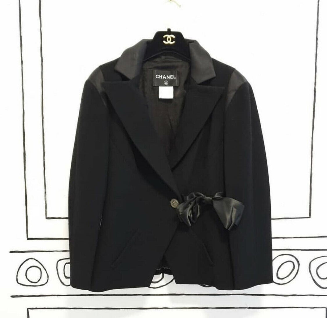 CHANEL 2000 Runway Black Wool Silk Vintage Jacket Blazer Bow CC Button Sz.38