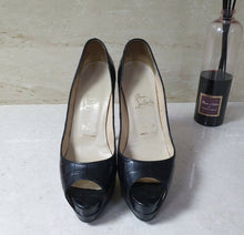 Load image into Gallery viewer, CHRISTIAN LOUBOUTIN Black Crocodile Pumps Heels Shoes Sz.38,5 - LuxyBrand
