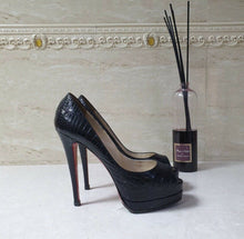 Load image into Gallery viewer, CHRISTIAN LOUBOUTIN Black Crocodile Pumps Heels Shoes Sz.38,5 - LuxyBrand
