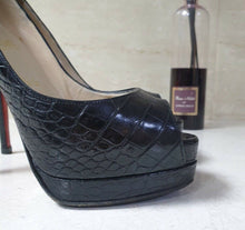 Load image into Gallery viewer, CHRISTIAN LOUBOUTIN Black Crocodile Pumps Heels Shoes Sz.38,5 - LuxyBrand
