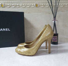 Load image into Gallery viewer, CHANEL Gold Sequins Heels Shoes Sz.38,5 AUTH - LuxyBrand
