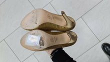 Load image into Gallery viewer, CHANEL Gold Sequins Heels Shoes Sz.38,5 AUTH - LuxyBrand
