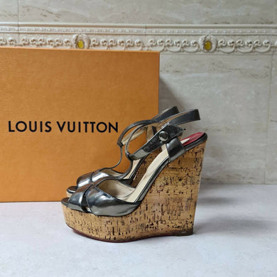 CHRISTIAN LOUBOUTIN Bronze Metallic Cork Wedge Sandal Eu 37-38 - LuxyBrand