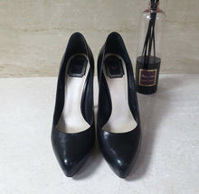 Load image into Gallery viewer, Dior Black Leather Pumps Heels Shoes Sz 39,5 - LuxyBrand
